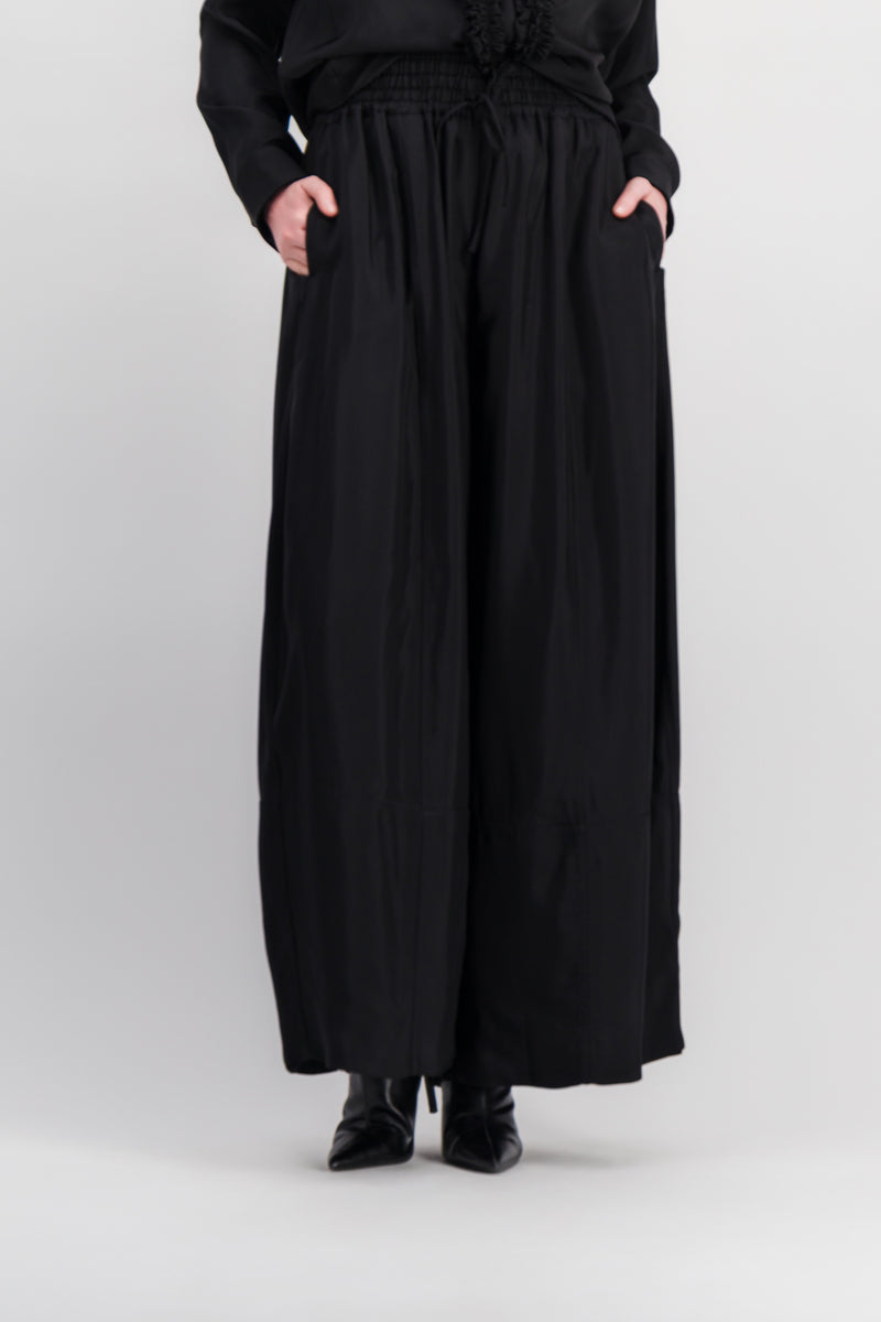 Jil Sander - Extra wide leg pants in fluid washed viscose with drawstring wide belt